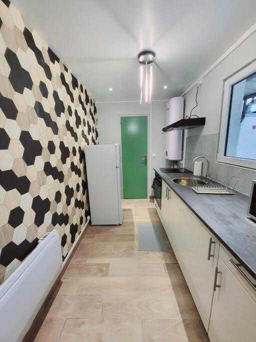 Family Flat Stade De France Airport Cdg Le Bourget "Appart'7" Пьерфит-сюр-Сен Экстерьер фото